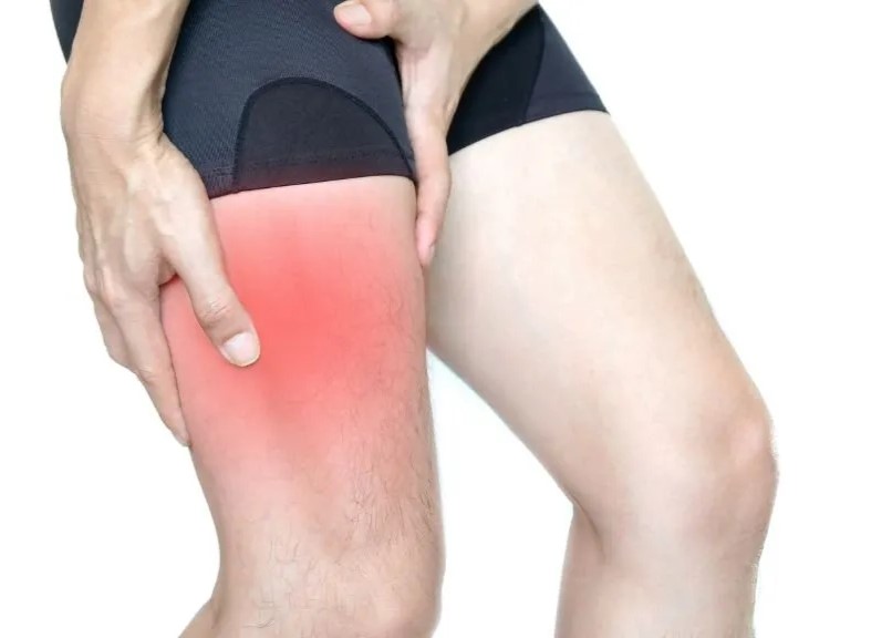 https://staging.triaxisclinic.com/wp-content/uploads/2025/02/leg-pain.jpg